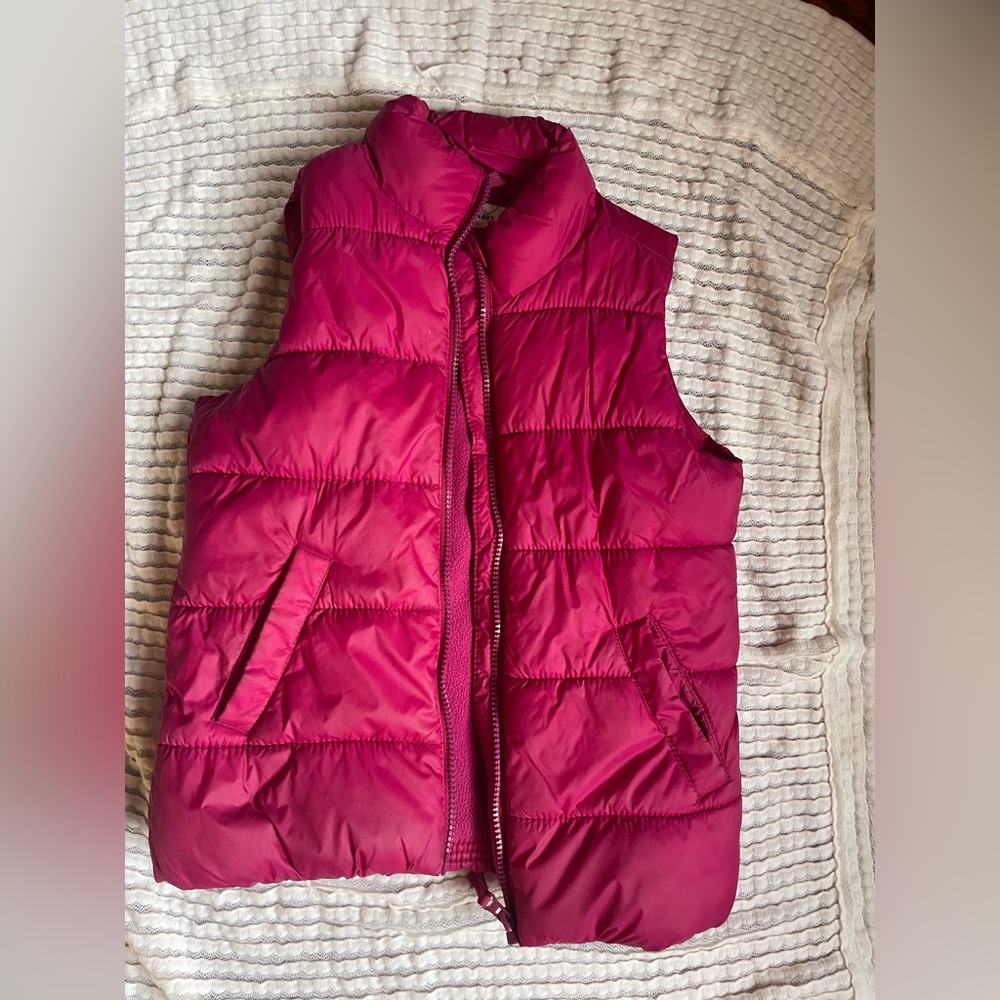 Girls maroon old navy vest size m (8)